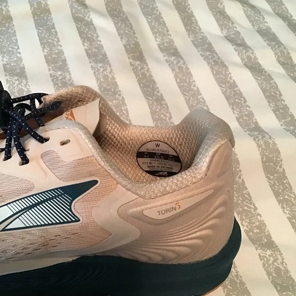 Altra Women’s 10.5 Torin 5 Ego Max Athletic Sneakers - Picture 7 of 10